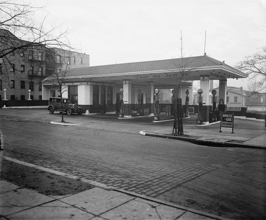 Amoco Gas Station, C1925 Photograph by Granger Fine Art America
