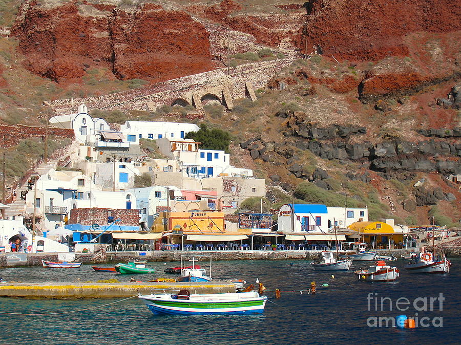 Amoudi Bay Photograph by Suzanne Oesterling