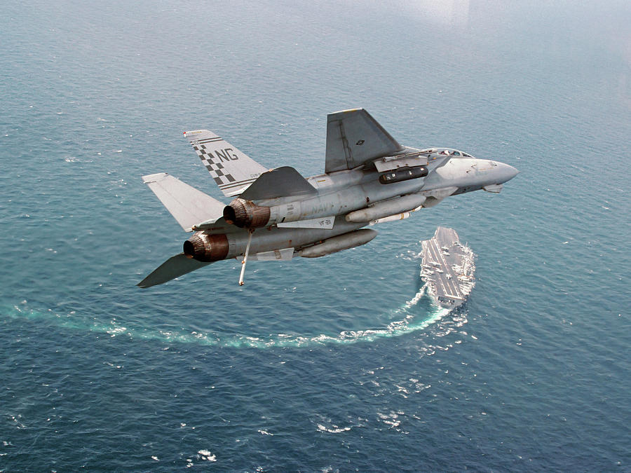 An F 14a Tomcat Eturns To Uss Nimitz Photograph By Dave Baranek