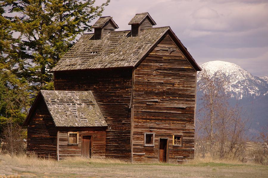 Barn Photograph - An Old Barn Near Flathead Lake by Jeff Swan