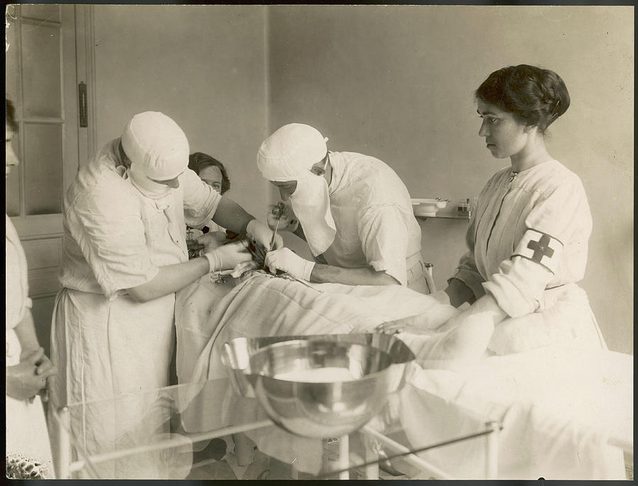 An Operation In Progress Photograph by Mary Evans Picture Library ...