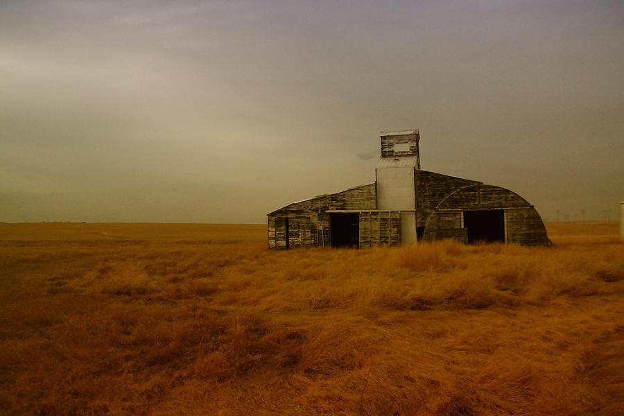 An Unusual Barn In Eastern Montana  Photograph by Jeff Swan