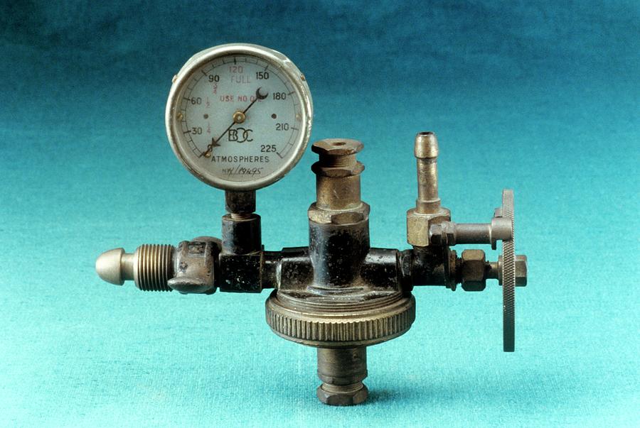 Anaesthetic Machine Reducing Valve Photograph by Science Photo Library