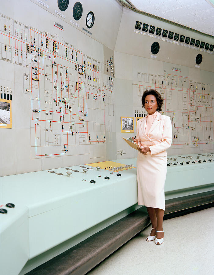 Annie Easley, Nasa Computer Scientist Photograph by Science Source