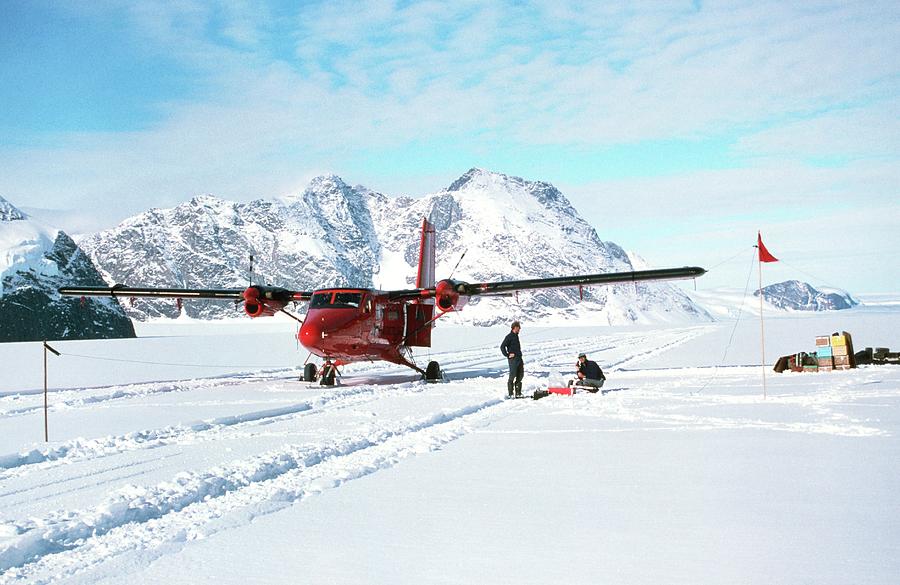 Antarctic Expedition Deploys From An Aircraft Photograph by David Vaughan/science Photo Library