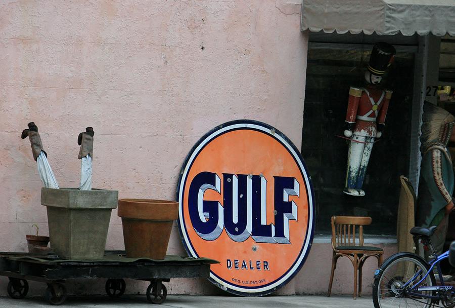 Antique Dealer in Savannah Photograph by Mairead Painter - Fine Art America