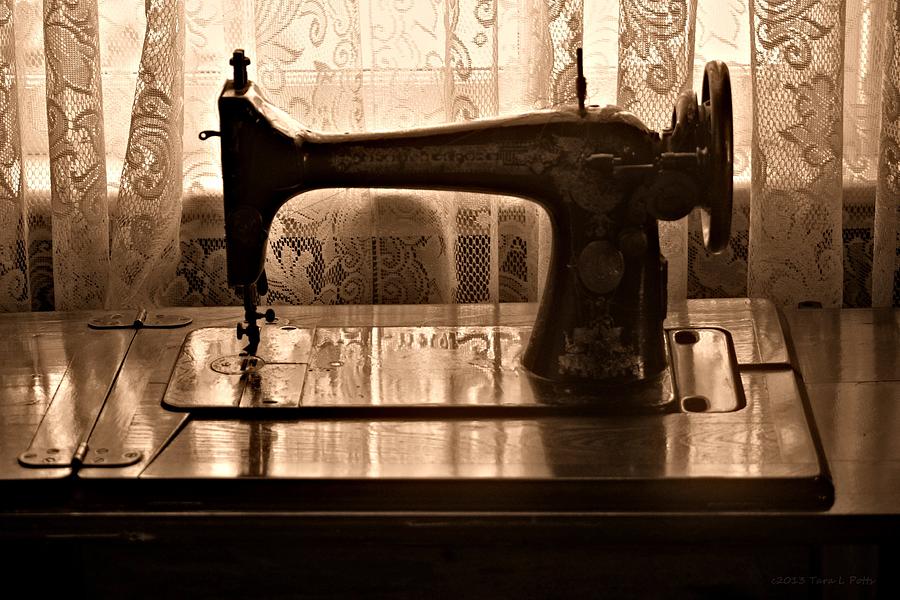 Antique Sewing Machine Photograph by Tara Potts