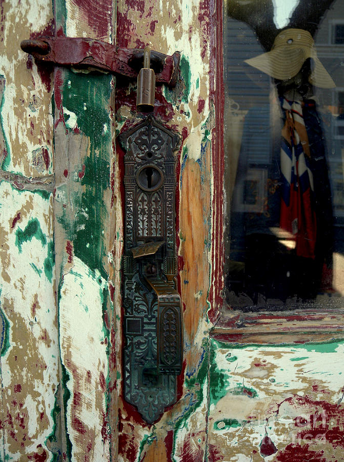 Antique Door Hardware Photograph - Antique Shop Door by Robert Riordan