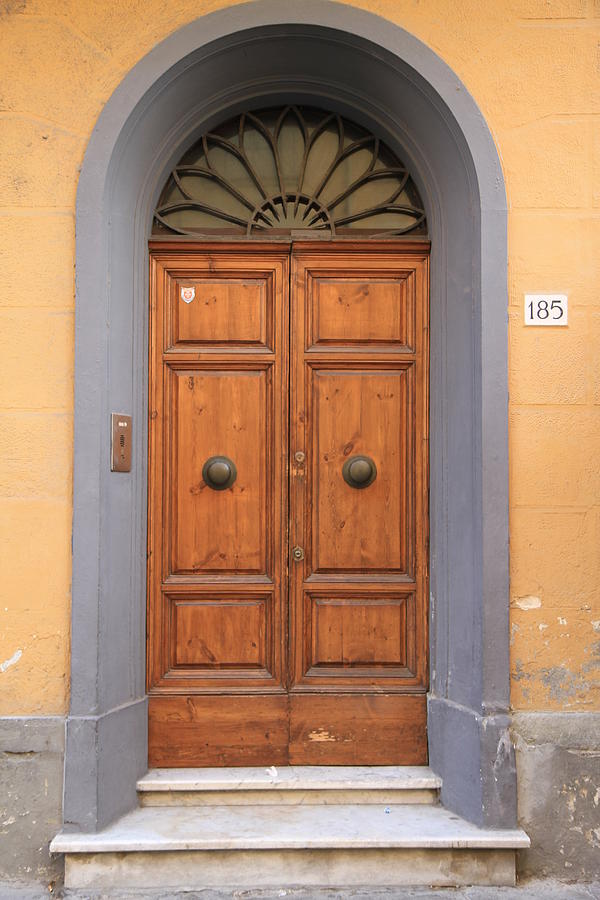 https://images.fineartamerica.com/images-medium-large-5/antique-wooden-door-in-italy-anja-van-impe.jpg