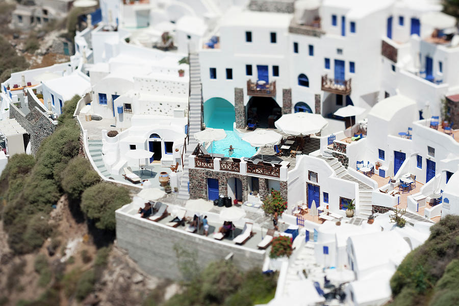 Apartments In Oia, Santorini, Greece Photograph by David Clapp