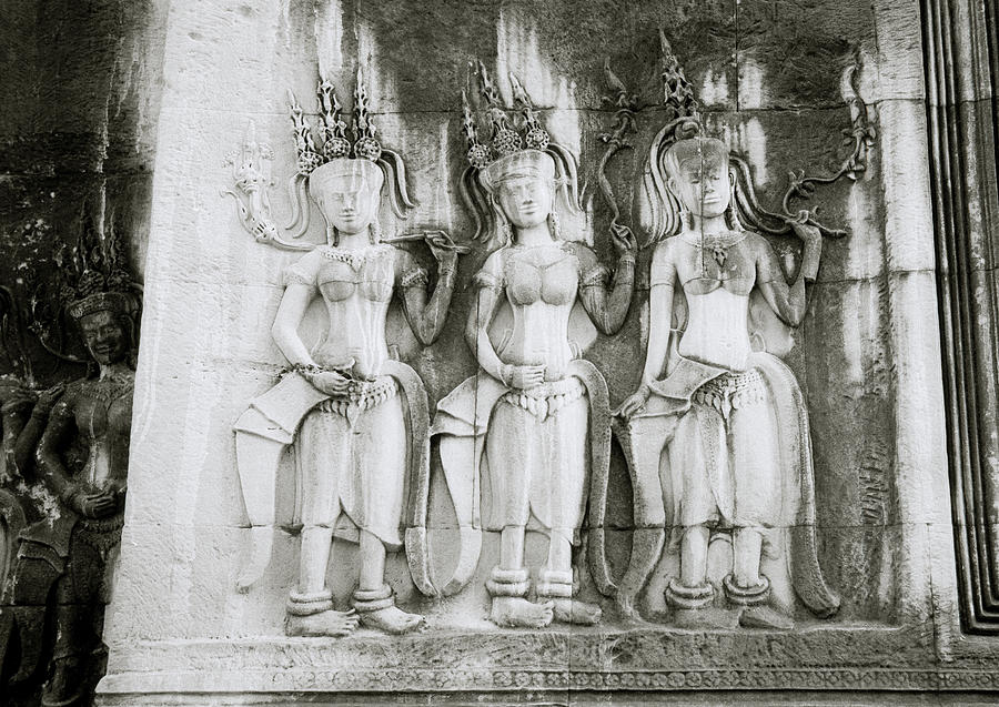 Apsara Dancers At Angkor Wat Photograph by Shaun Higson