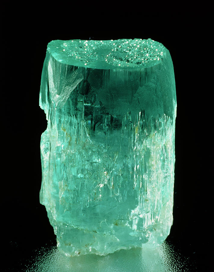 Aquamarine Crystal Photograph by Roberto De Gugliemo/science Photo Library