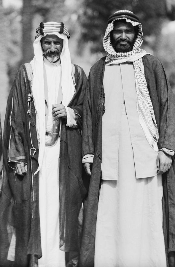 Black And White Photograph - Arab Sheiks At Baghdad Palace by Underwood Archives
