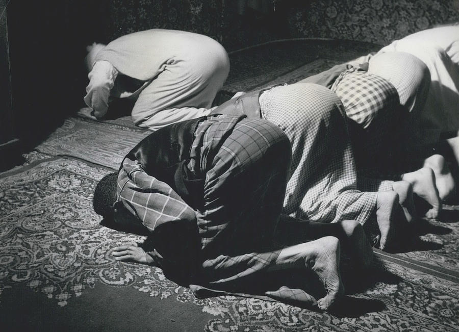 Arabia In Britain: A Prayer Meeting In A Cardiff Mosque Photograph by