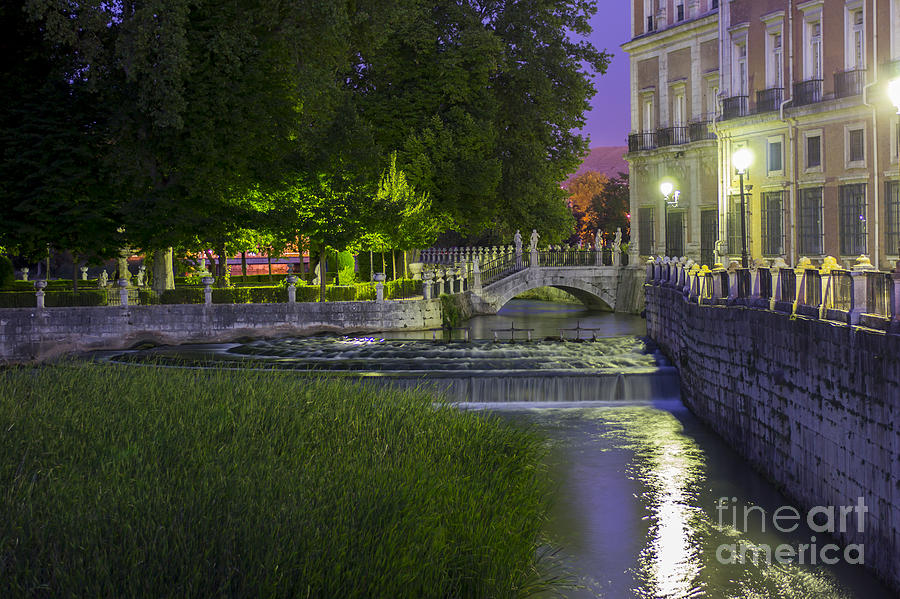 Night Photograph - Aranjuez by night by Stefano Piccini