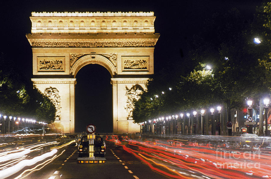 Arc De Triomphe Photograph by Granger