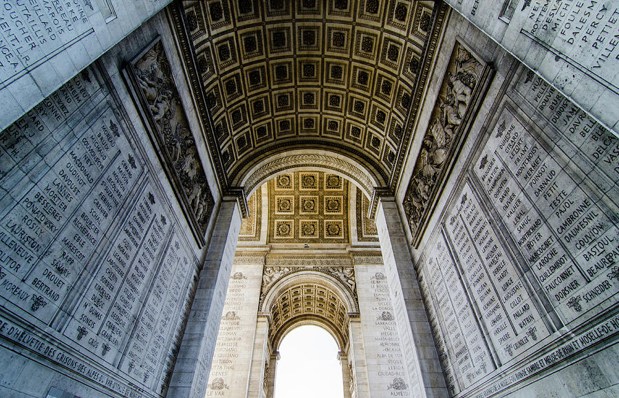 Arc De Triomphe by Naeem Jaffer