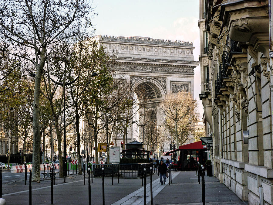 Arc de Triomphe Paris Photograph by Lynn Bolt