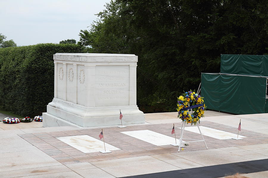 Arlington Photograph - Arlington National Cemetery - Tomb of the Unknown Soldier - 01131 by DC Photographer