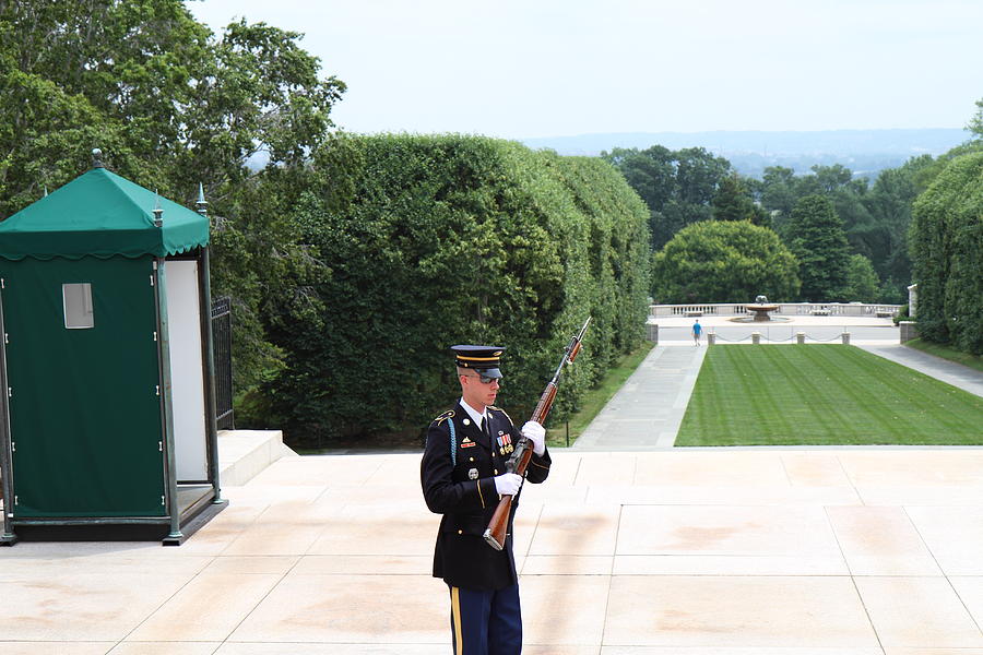 Arlington Photograph - Arlington National Cemetery - Tomb of the Unknown Soldier - 01132 by DC Photographer