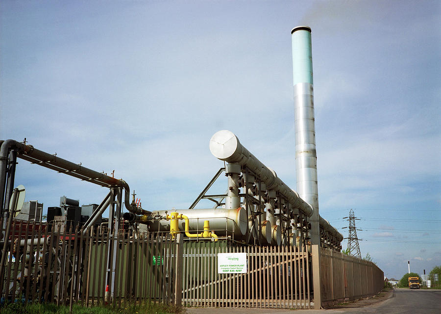 Facility Photograph - Arpley Landfill Power Generation Plant by Robert Brook/science Photo Library