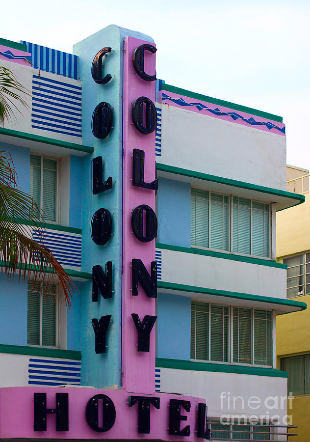 Art Deco Hotel in South Beach Miami Photograph by Les Palenik