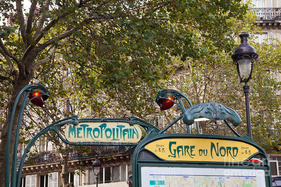 Art Nouveau Metropolitain sign Photograph by Liz Leyden