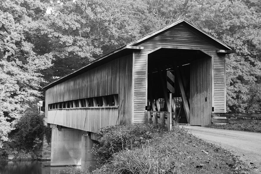 Ashtabula Collection - Middle Road Covered Bridge 701960b Photograph by Guy Whiteley