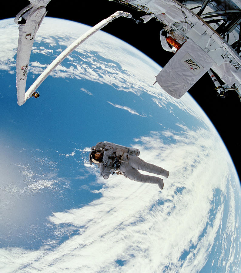 Astronaut Carl Meade, Untethered Photograph by Science Source