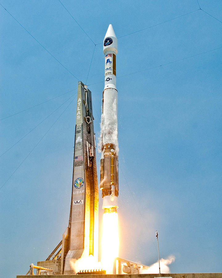 Atlas V Launches Geo-1 Satellite Photograph by Science Source