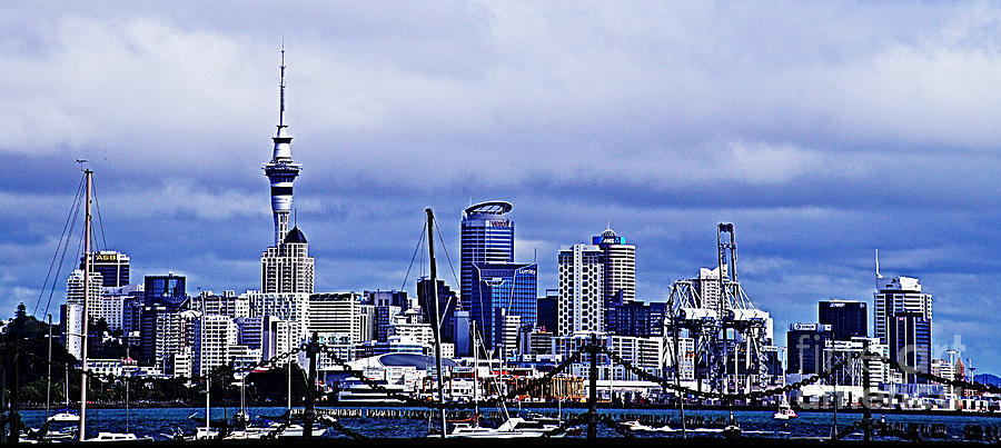 Landscape Photograph - Auckland 4 by Ben Yassa