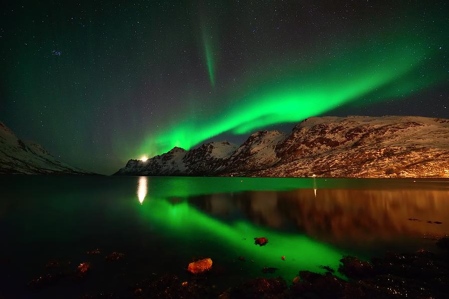 Aurora And The Setting Moon Photograph By John Hemmingsen - Fine Art 