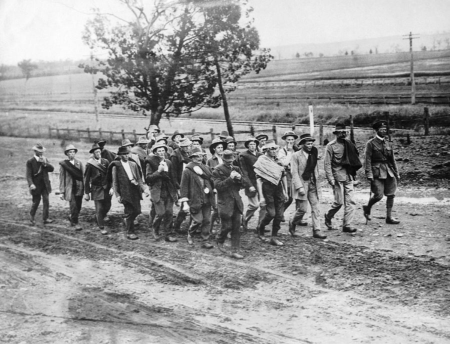 Australian War Volunteers Photograph by Underwood Archives - Fine Art ...