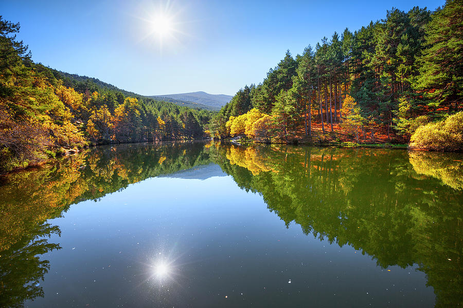 Autum Lake by Delreycarlos