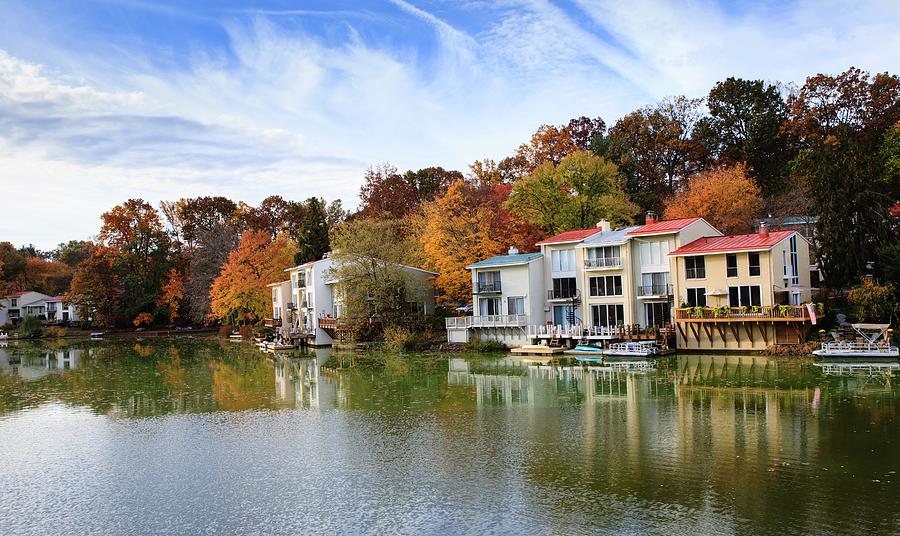 Autumn On Lake Anne In Reston Virginia Photograph by Carol VanDyke