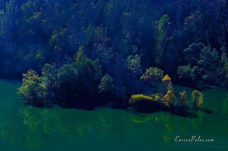 AUTUNNO Alba sul lago - AUTUMN Lake dawn 9746 Photograph by Enrico Pelos
