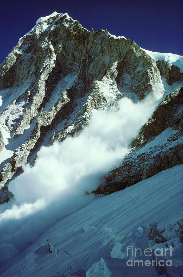 Avalanche On Mt Everest Photograph by Art Twomey