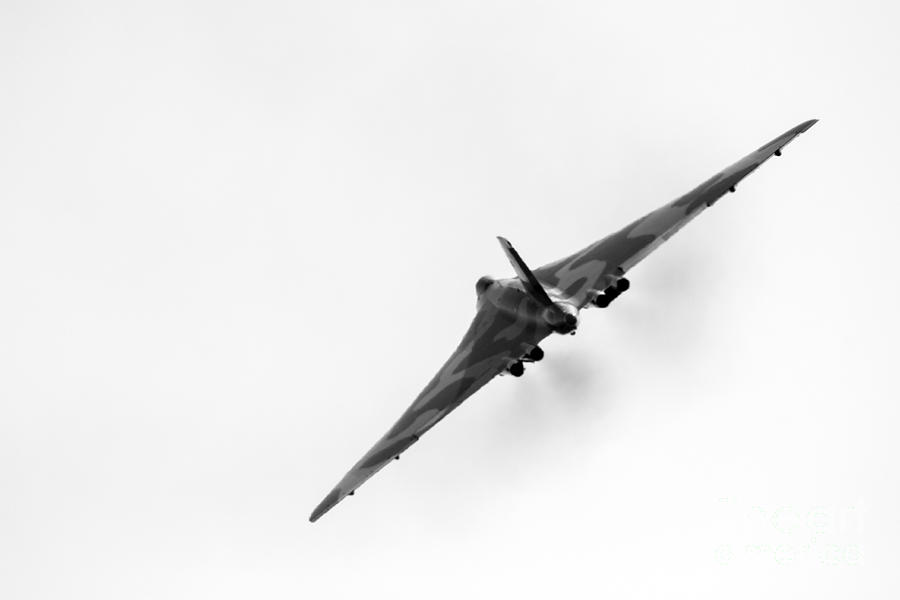 Avro Vulcan XH558 Photograph by Airpower Art