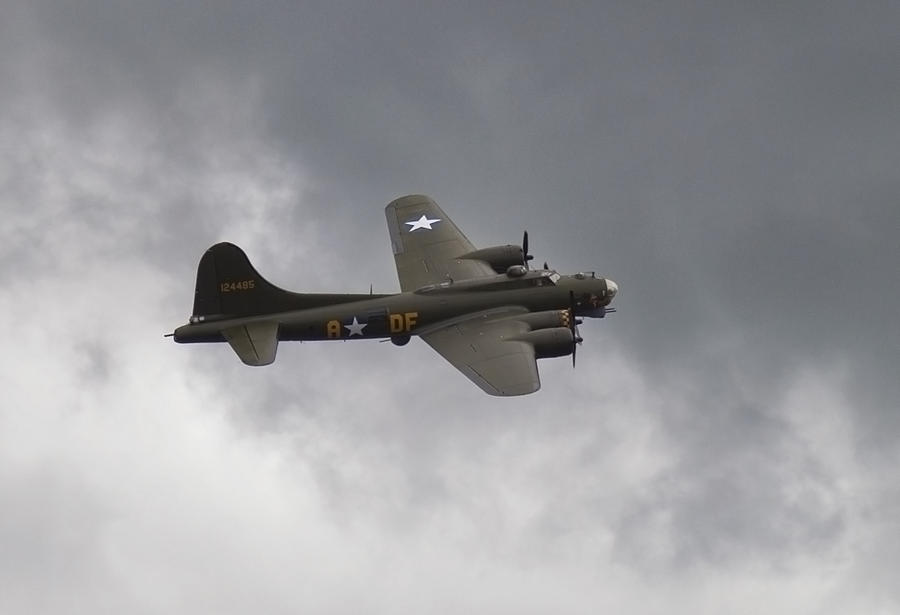 B-17 Flying Fortress Sally B Photograph By Maj Seda - Fine Art America