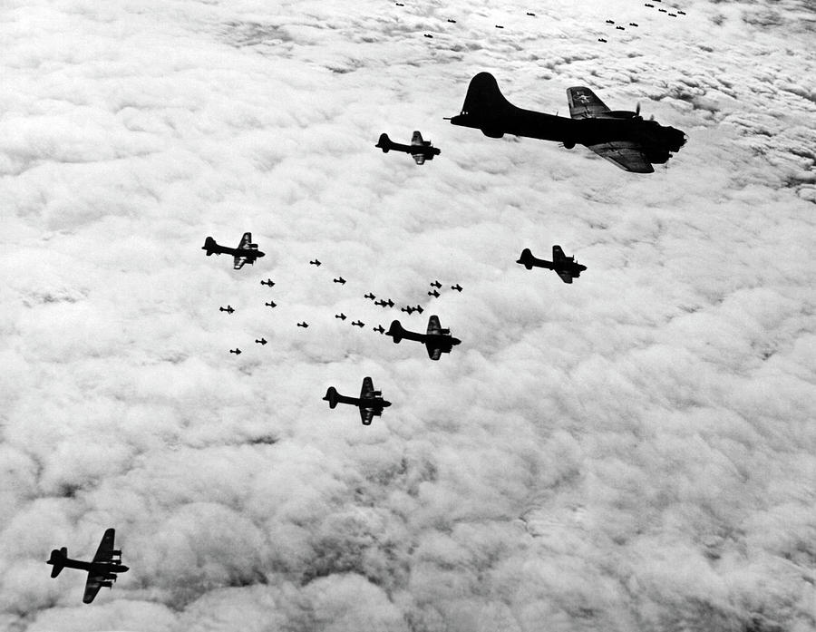 B-17 Flying Fortresses Photograph by Underwood Archives