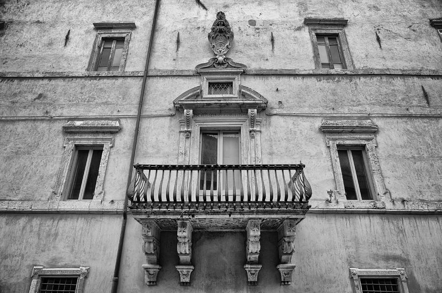 Balcony in Assisi Photograph by Pablo Lopez