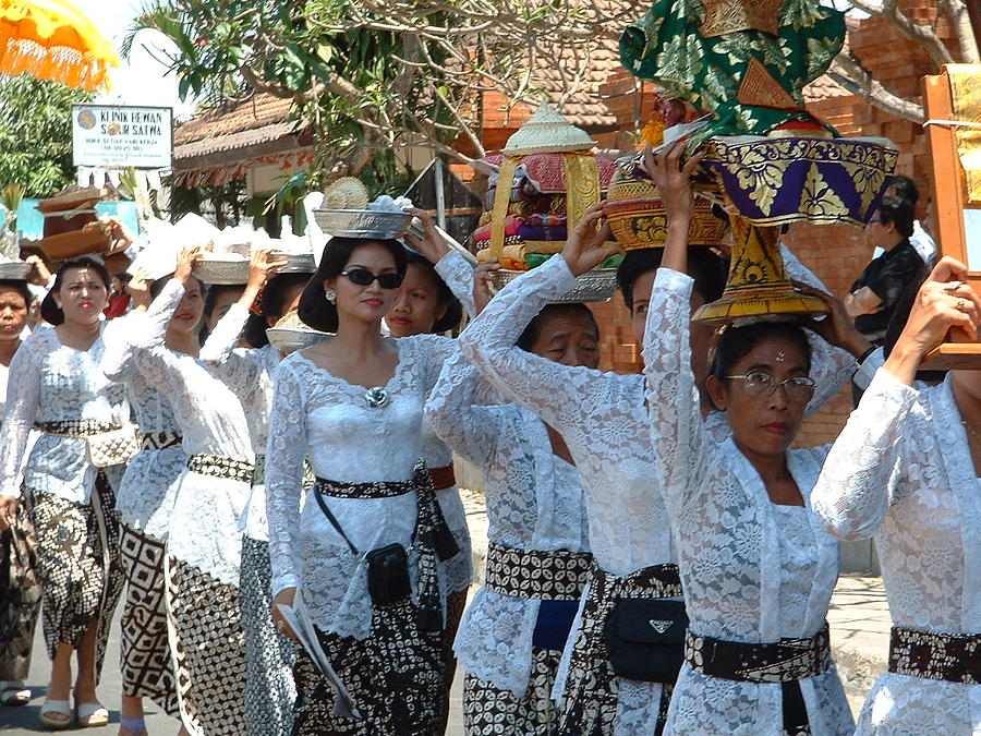 balinese woman