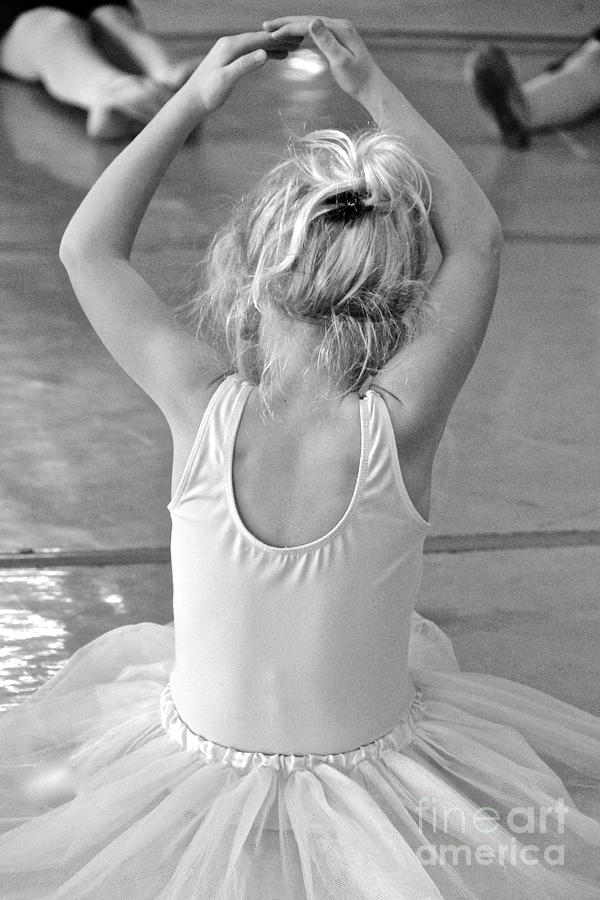 Children's Ballet Photograph - Ballet Class 2 by Suzanne Oesterling