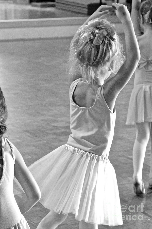 Ballet Class 3 Photograph by Suzanne Oesterling