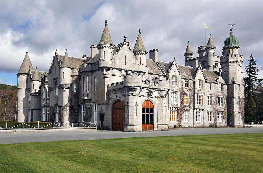 Balmoral Castle Photograph by Grant Glendinning - Fine Art America