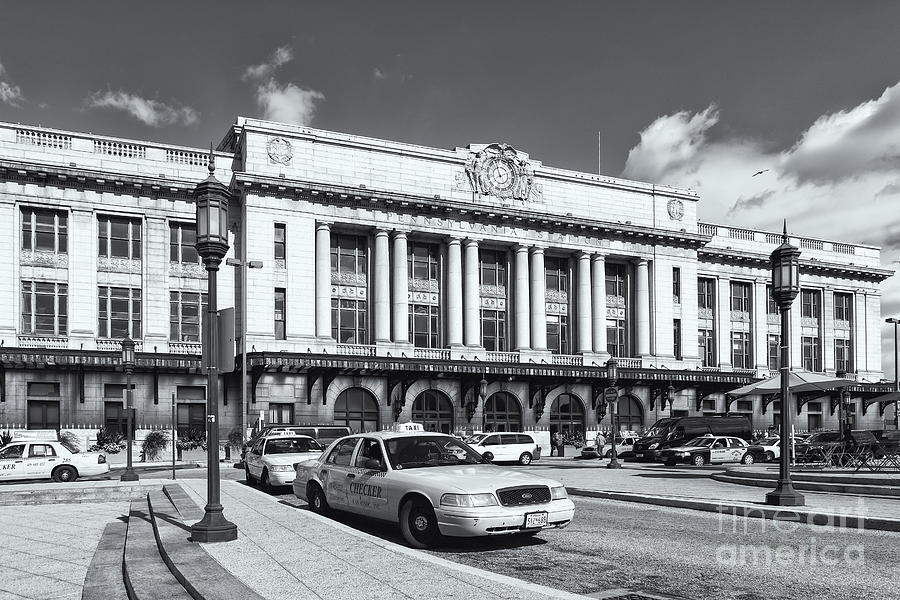 Baltimore Pennsylvania Station IV Photograph by Clarence Holmes