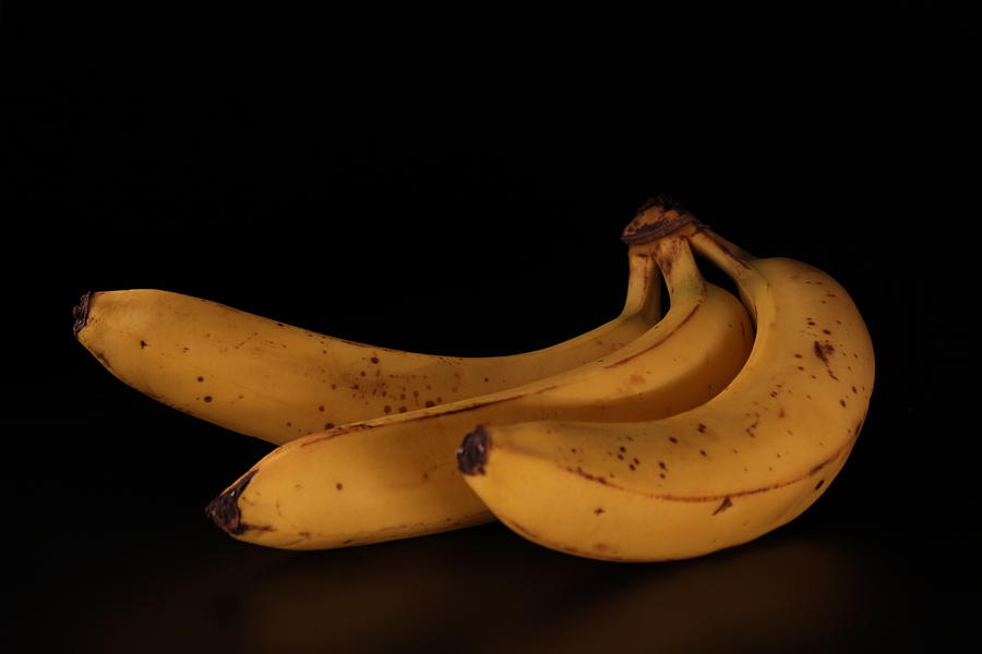 Banana Photograph - Bananen by Bernhard Halbauer