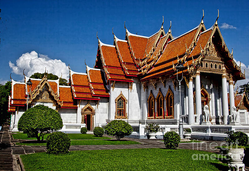 Bankok Wat Photograph by Shirley Mangini
