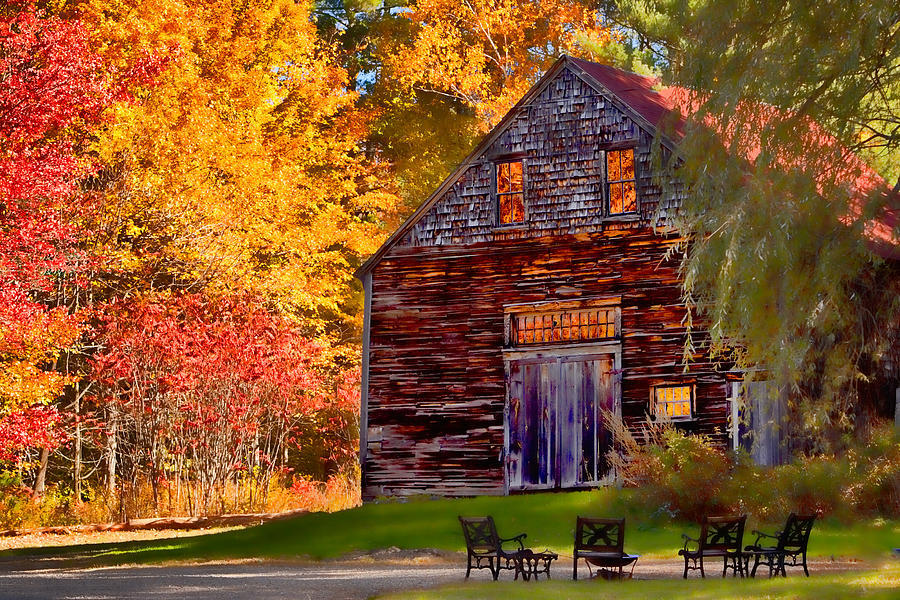 Barn full of fall color Photograph by Jeff Folger