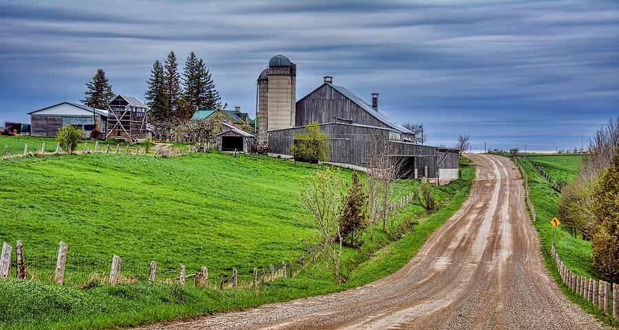 Barn In A Bend In The Road Photograph by Henry Kowalski